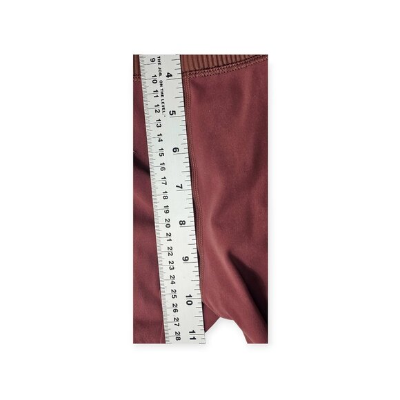 Vuori | Performance Leggings | Women's | Medium | Rust/Brown | Ribbed Waist - Picture 8 of 9